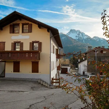 Casa Cadore 招待所 3*